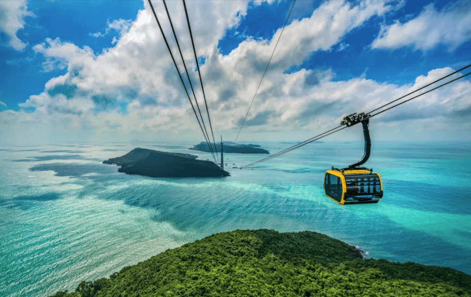 Hon Thom Cable Car - Aquatopia - Sunset Town