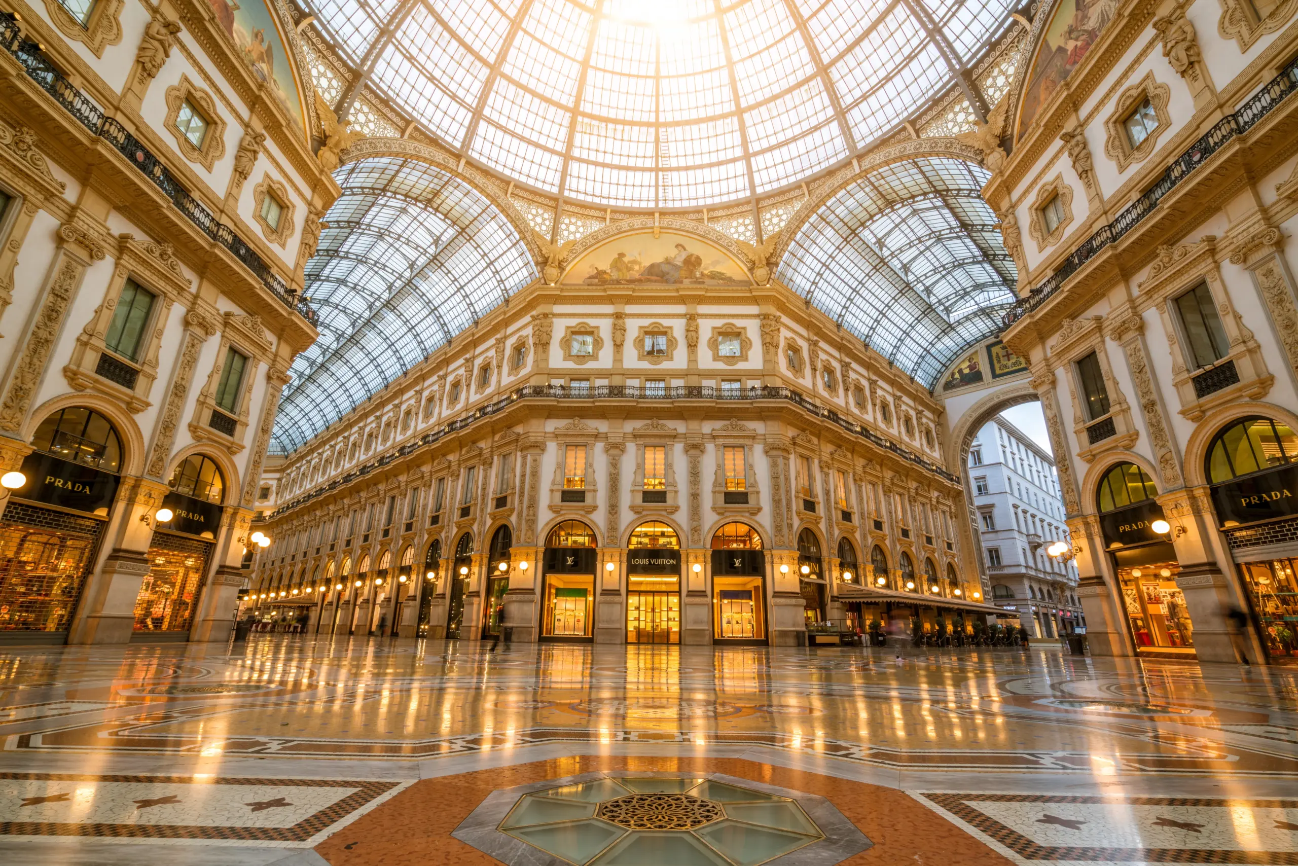 Lake Como - Milan City Tour - Airport Milan